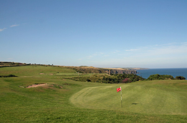 stonehaven golf course clifftop view